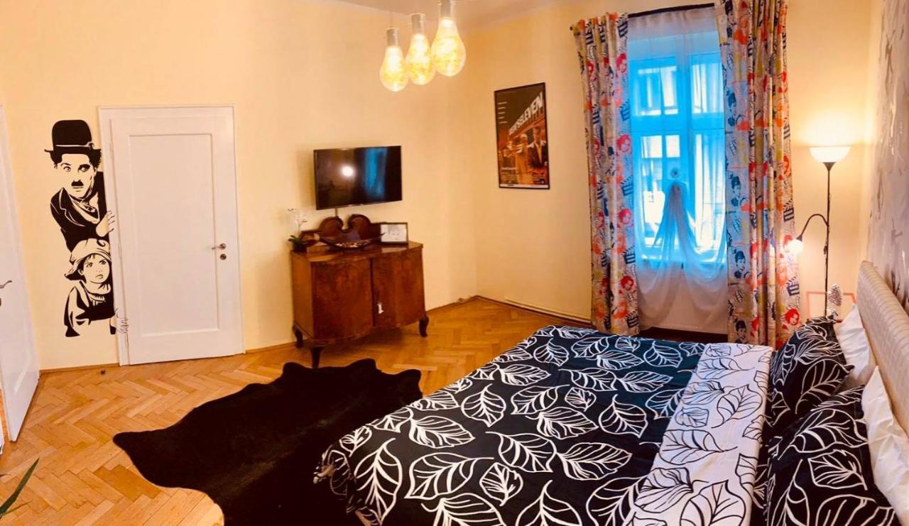 Cinematheque Ultracentral Apartment Sibiu Bagian luar foto