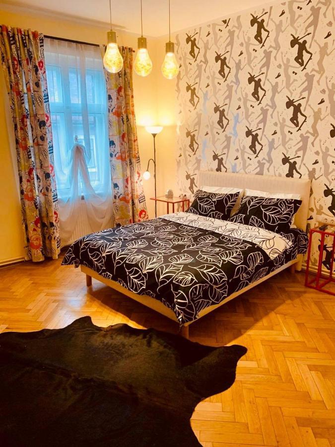 Cinematheque Ultracentral Apartment Sibiu Bagian luar foto
